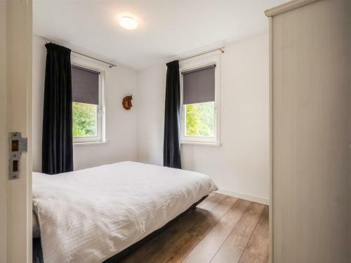 Pretty Holiday Home In Vroomshoop With Garden