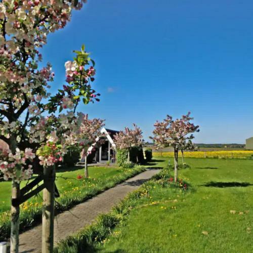 Hotelhuisje Warmenhuizen #d
