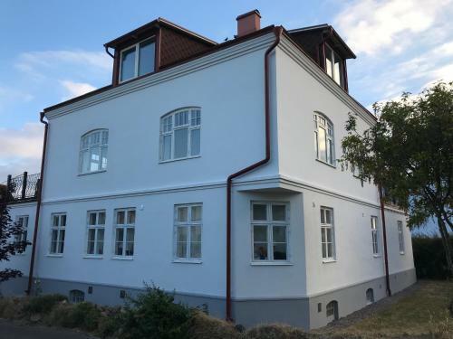 Big And Beautiful Villa In Nyhamnsl�ge