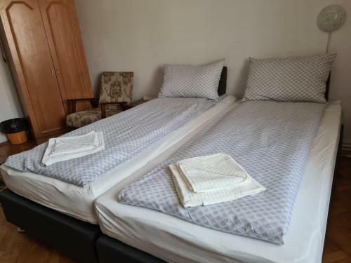 Hostal Aurora Vend�gh�z