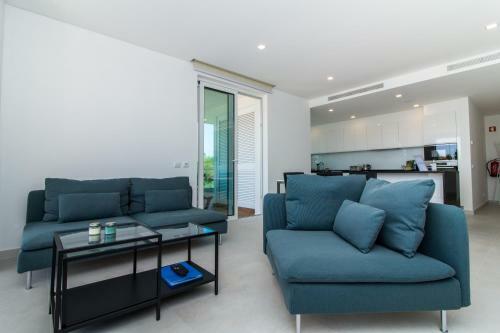 Stylish Apartment In Porto de M�s Lagos