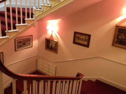 The Royal Victoria & Bull Hotel