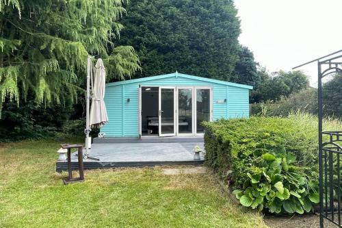 Villa 3 Bed Detached Bungalow With Big Garden