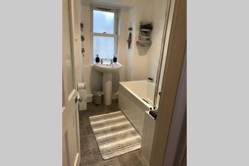 8a Tweed Cottage, Just Off The High St In Peebles