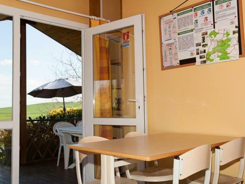 G�te Chouvigny, 3 Pi�ces, 5 Personnes - Fr-1-489-352