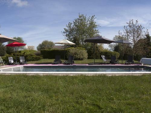 G�te Chouvigny, 3 Pi�ces, 5 Personnes - Fr-1-489-352