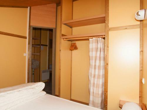 G�te Chouvigny, 3 Pi�ces, 5 Personnes - Fr-1-489-352