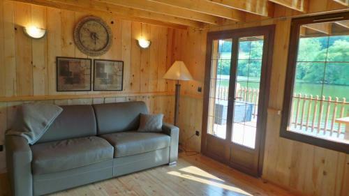 Cabanes Flottantes Et G�tes Au Fil de L'eau