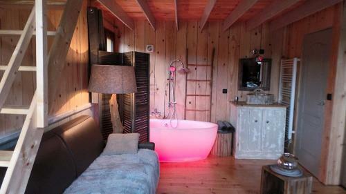 Cabanes Flottantes Et G�tes Au Fil de L'eau