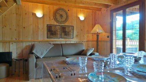 Cabanes Flottantes Et G�tes Au Fil de L'eau