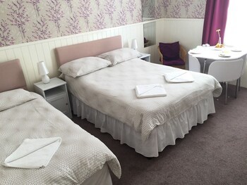 Hostal Brunton House Guest House