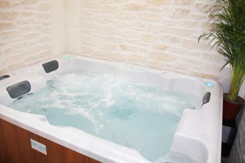 Hostal L'atelier - G�te & Spa