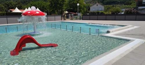 Chalet Pour 5 Personnes �quip� Sur Emplacement Ombrag�