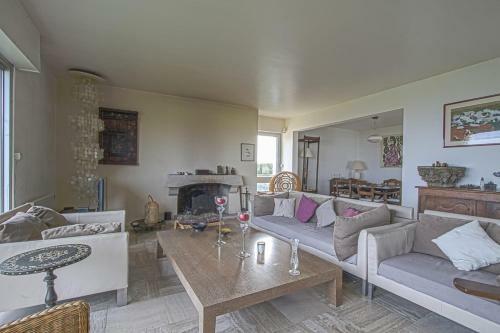 Large Seafront Family Home