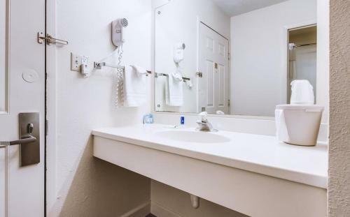 Hotel Sky-palace Inn & Suites Mccook