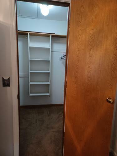 Private Room In Popular Millard Area West Omaha