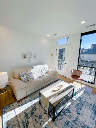 Bright 1bd/1ba Downtown Omaha Apartments
