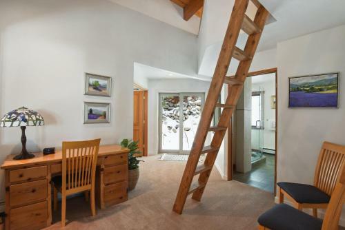 Incline Village Manor