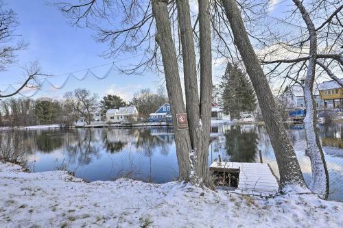 Large Home With Private Dock, 8 Mi To Skiing