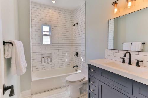 Bright Renovated 4br 2ba Atlantic City House Steps From Boardwalk