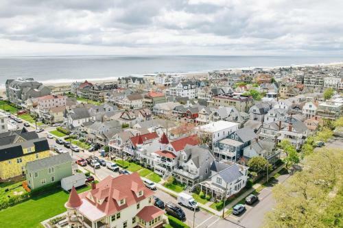 The Allenhurst, Beach Apartment #8 - Small Studio With Bathroom & Kitchen