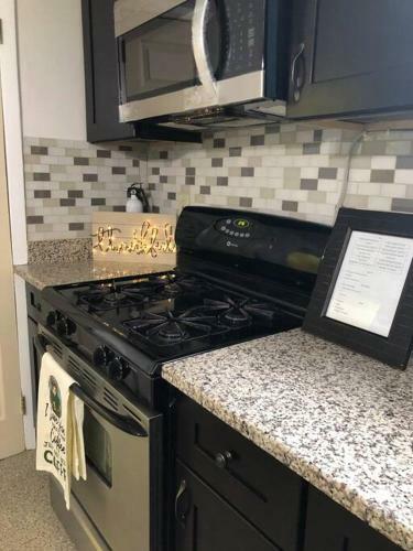 Apartamento Updated 2br 1bath Parking /close To Everything