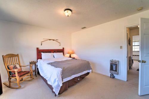Hideaway With Sweeping Eagle Nest Lake Views!