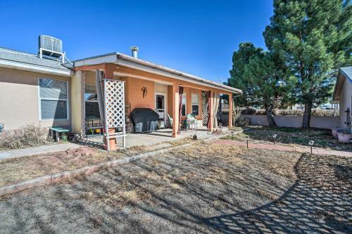 Cozy, Bright Las Cruces Purple Sage Ranch!