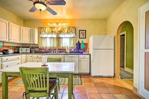 Eclectic Home Walk To Town And Bath District!