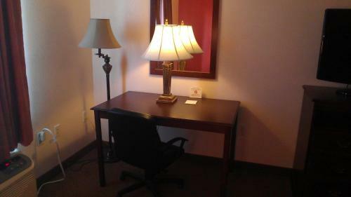 Motel Robinson Inn And Suites
