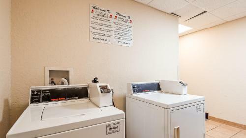 Hotel Best Western Mainland Inn & Suites
