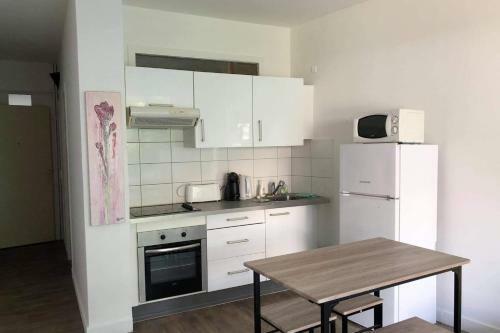 Apartamento Nice Studio With Terrace Near The Beach