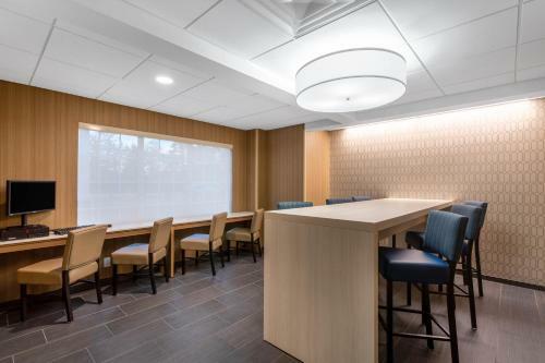 Hotel Microtel Inn & Suites By Wyndham Amsterdam
