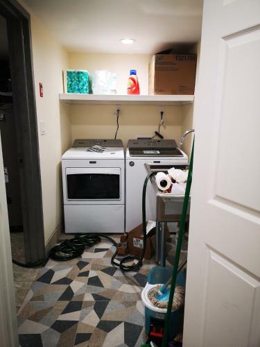 Den & Family Rm With 1 Bedroom