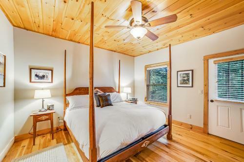Hemlock Lodge