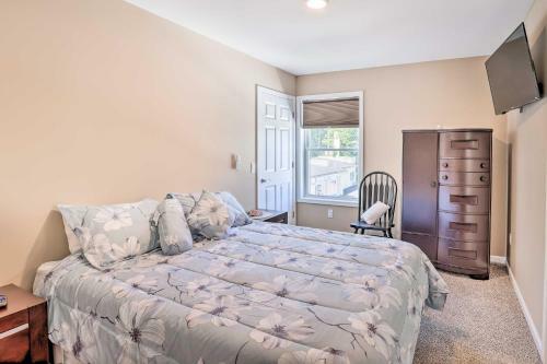 Apartamento Lakefront Apt With Dock Steps To Dine And Swim!