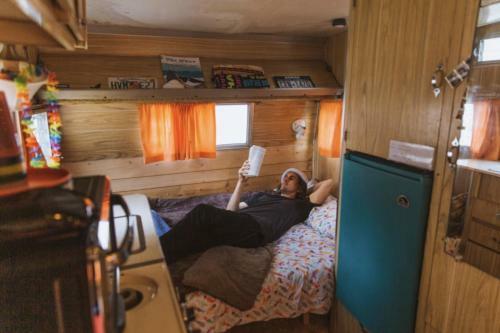 60s Surf Camper With Nyc Skyline View In Rockaway Beach
