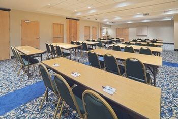 Holiday Inn Express Hotel & Suites Memphis Southwind