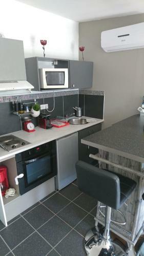 Climatis�, Plage � 5mn, Id�al Pour 2 Personnes