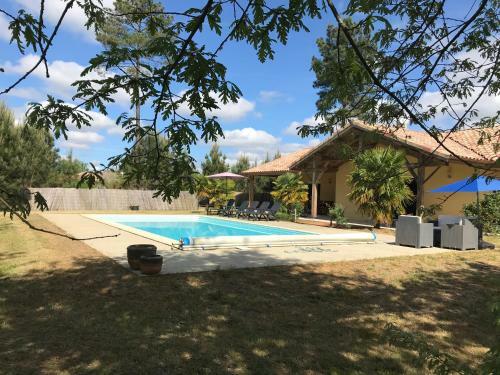 Maison Avec Piscine Au C?ur de La For�t