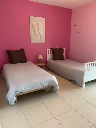 Maison Avec Piscine Au C?ur de La For�t