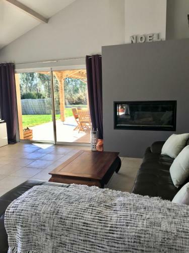 Maison Avec Piscine Au C?ur de La For�t
