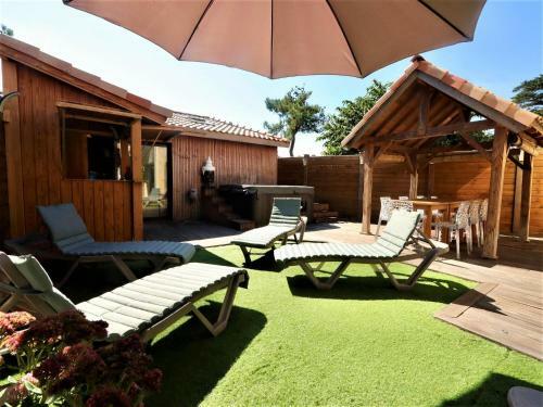 Inviting Villa In Lacanau Near The Beach