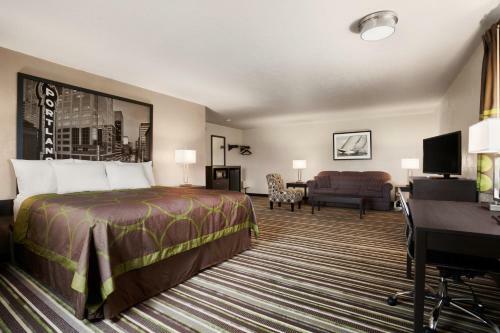 Hotel Super 8 Portland Airport