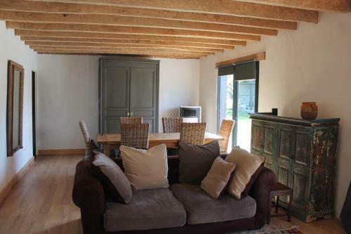 Beautiful 4-bed Country Cottage With Pool
