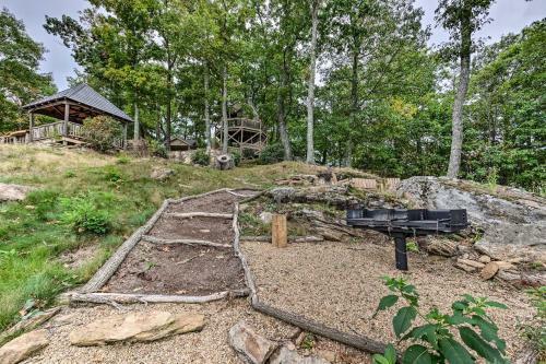 Mountain Air Family Home With Deck And Game Room!