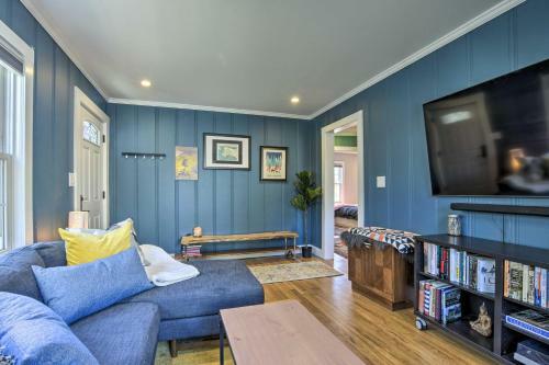 Renovated Carrboro Home With Deck And Fire Pit!