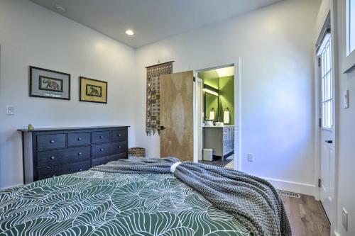 Renovated Carrboro Home With Deck And Fire Pit!