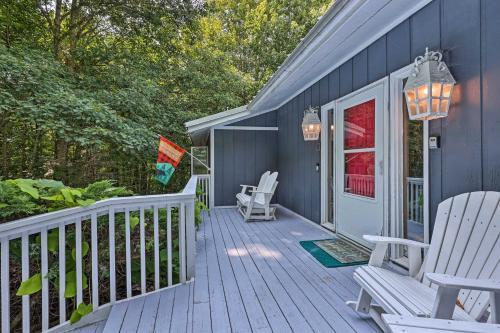 Retro Beech Mountain Home - 2 Mi To Skiing!