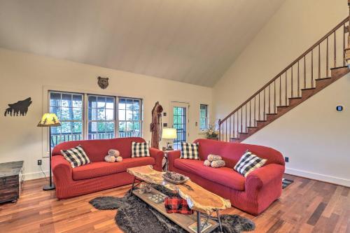 Beautiful Hendersonville Cabin With Mtn Views!